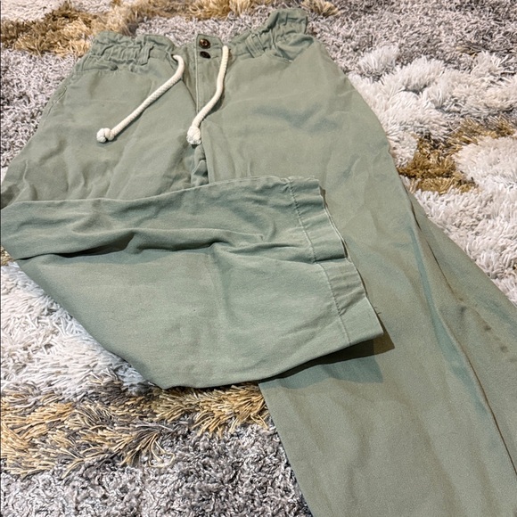 Kensie Light Olive High Waist Drawstring Cargo Ankle (?) Length - Picture 4 of 4